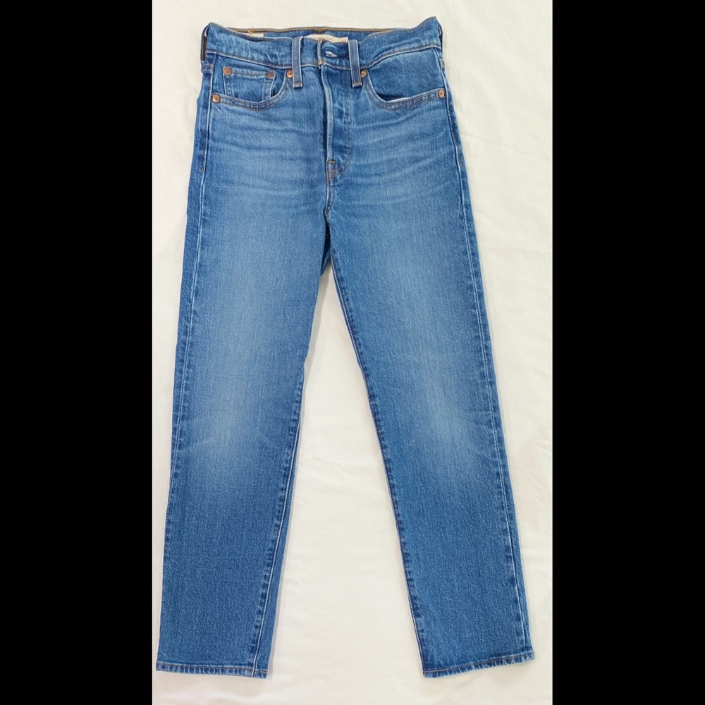 Levi's Wedgie Straight Fit Women's Jeans (Medium Wash)